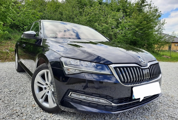 Skoda Superb cena 127900 przebieg: 85000, rok produkcji 2022 z Sobótka małe 631